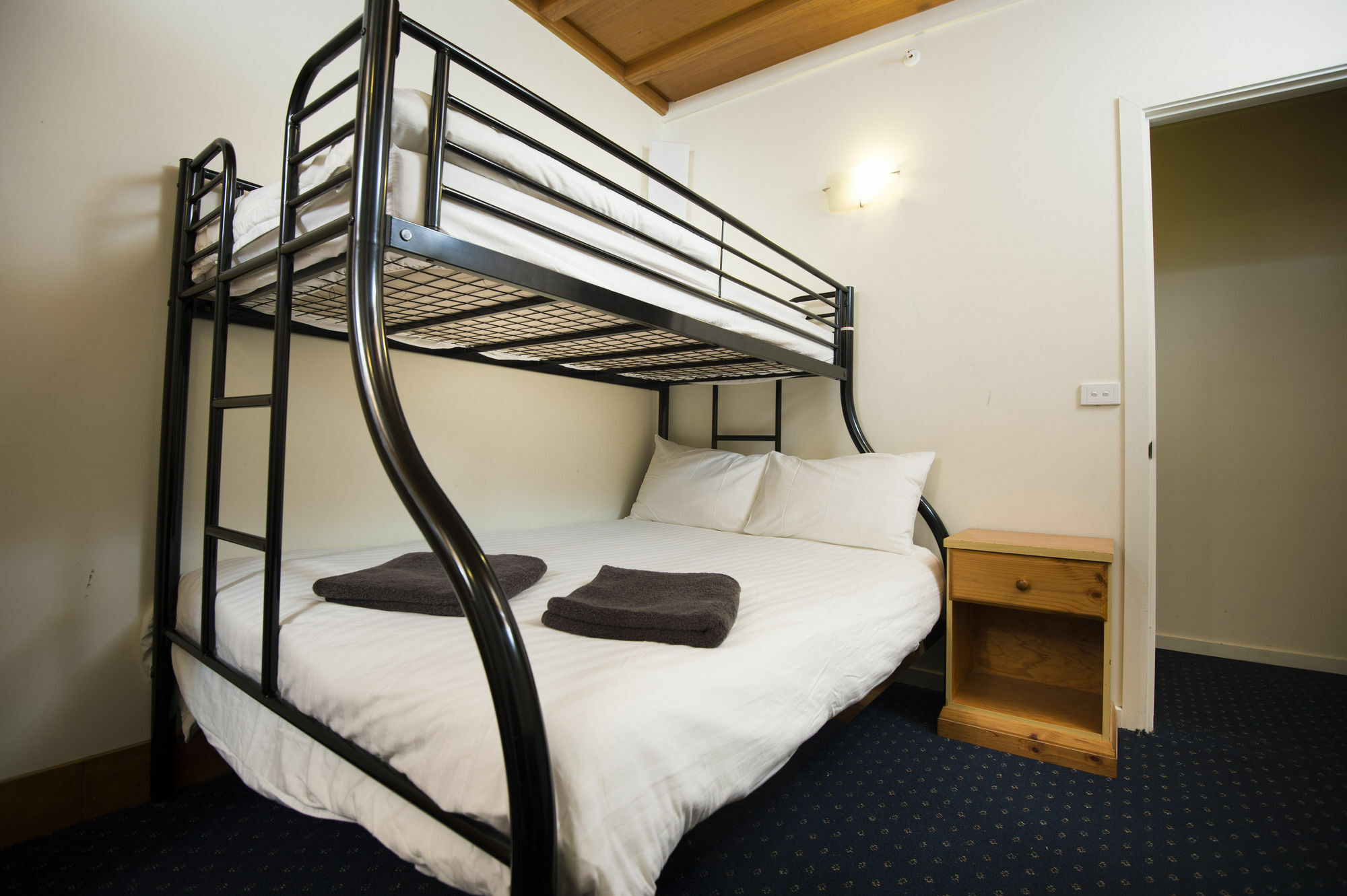 Enzian Hotel Mt Buller Маунт Булер Екстериор снимка